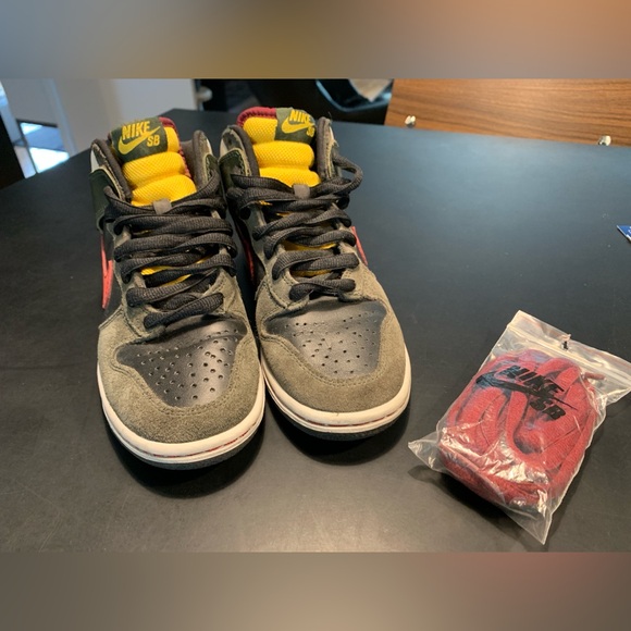 RARE SZ 4 PREOWNED (worn once) NIKE DUNK HIGH PRO SB BOBA FETT (not in OG box) - Picture 5 of 7